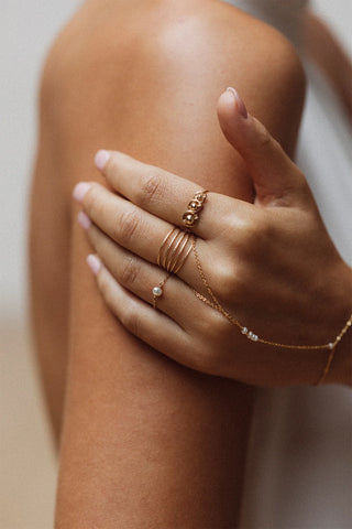 Théa Hand Jewel Chain
